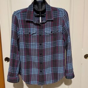 Outerknown Women’s Plaid Blue Blanket shirt
XS/S EUC